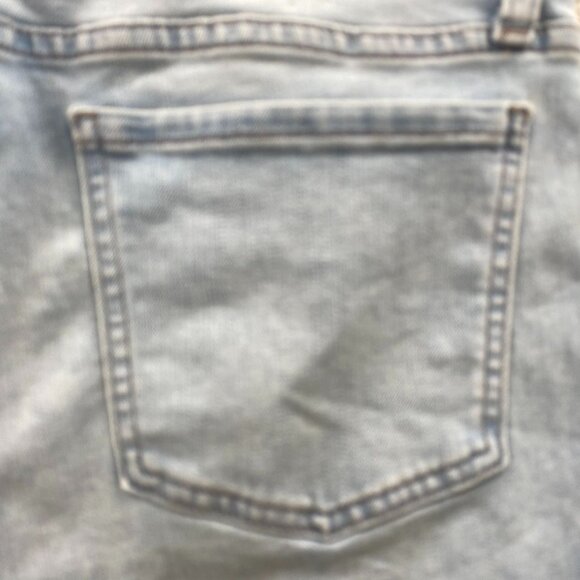 Lee Riders Womens Jeans Size 10 Blue Denim Light Wash Straight Cuffed Casual - Picture 12 of 14